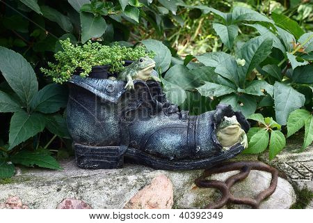 Garten Boot mit FrÃ¶schen.