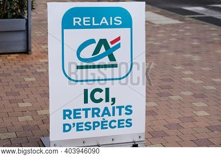 Bordeaux , Aquitaine  France - 01 10 2021 : Ca Relais Credit Agricole Logo Sign Of Cash Agency Of Ba