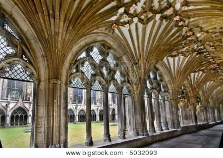 Canterbury katedral avlu