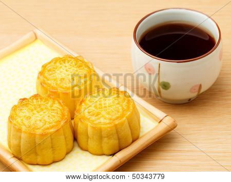 Mooncake and tea