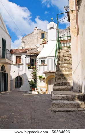 Alleyway. Rodi Garganico. Puglia. Italy.