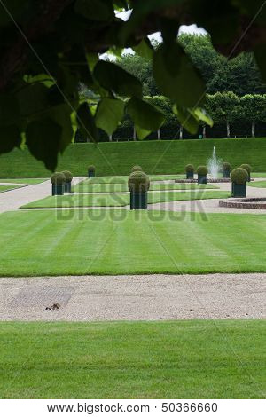 Splendid decorative gardens at castles in France