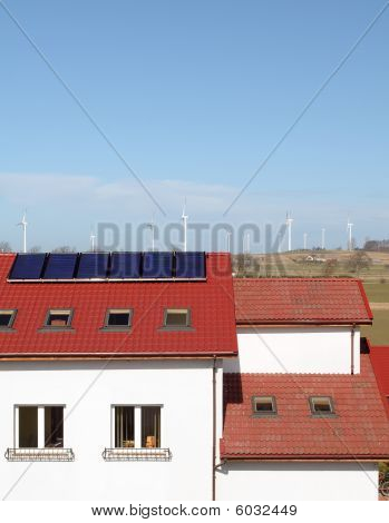 Panneaux solaires et éoliennes