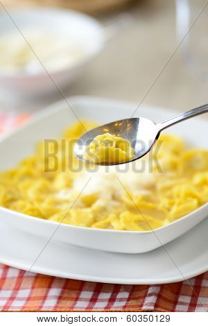 Ravioli in brodo
