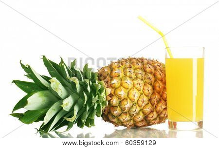 Ã?ÃÂÃ?ÃÂ ineapple juice and pineapple isolated on white