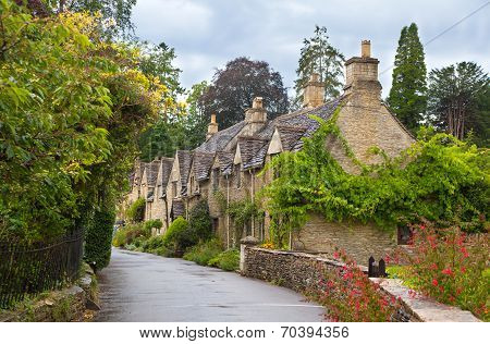 WILTSHIRE, CHIPPENHAM, UK - AUGUST 9, 2014: Old house lane