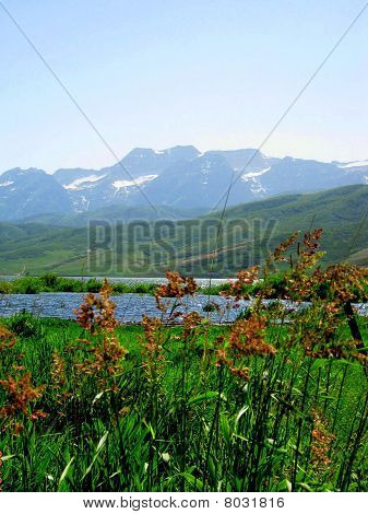 Jezero v horách