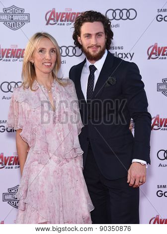 LOS ANGELES - APR 14:  Aaron Taylor-Johnson & Sam Taylor-Johnson arrives to the Marvel's 