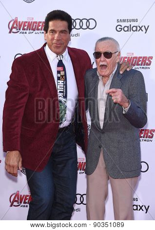 LOS ANGELES - APR 14:  Stan Lee & Lou Ferrigno arrives to the Marvel's 