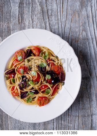 Rustic Italian Spaghetti Puttanesca Pasta