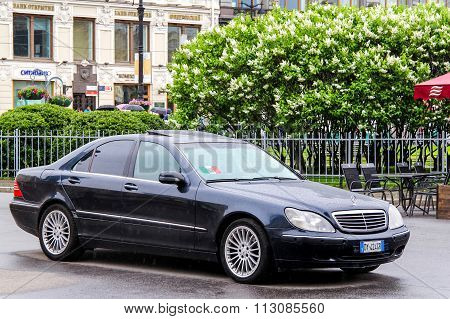 Mercedes-benz W220 S-class