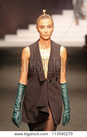 Adl Cengiz Abazoglu Catwalk