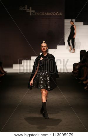 Adl Cengiz Abazoglu Catwalk