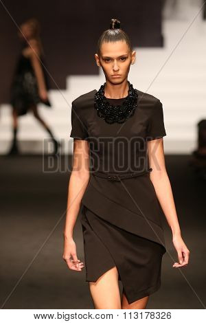 Adl Cengiz Abazoglu Catwalk