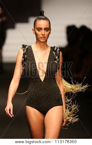 Adl Cengiz Abazoglu Catwalk
