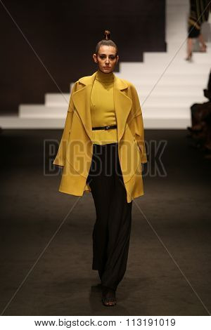 Adl Cengiz Abazoglu Catwalk
