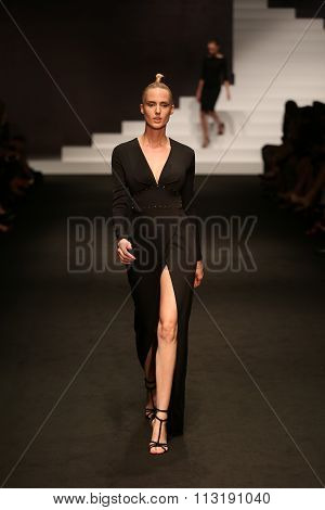 Adl Cengiz Abazoglu Catwalk
