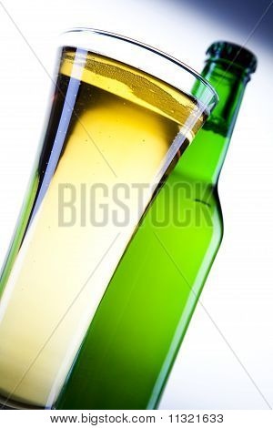 Colección de cerveza, vidrio en estudio.