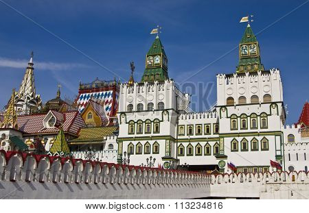 MOSCOW - SEPTEMBER 26, 2010: vernisage cultural-entertainment centre Kremlin in Izmaylovo (Izmaylvosky) exhibition and fair of crafts famous touristic object wooden architecture.