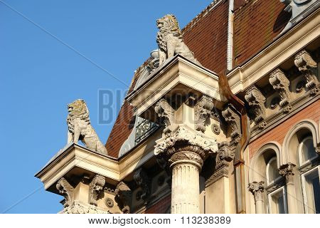The House With Lions.