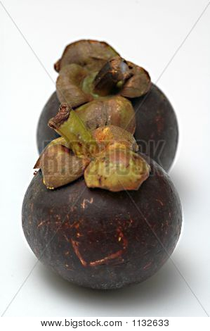 2 Mangosteens