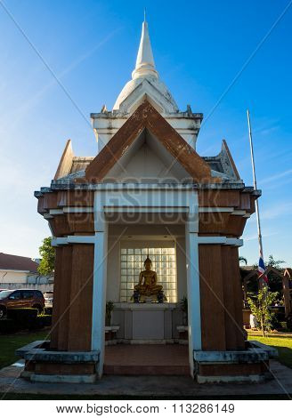 Old Shire Buddha With Blue Sky