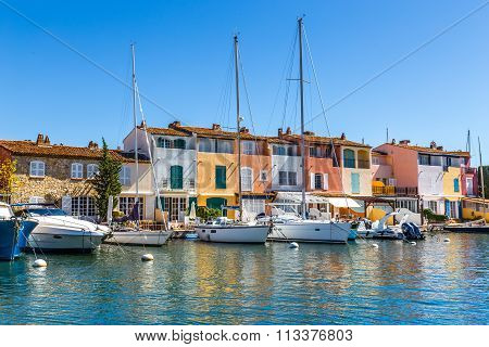 View Of Colorful Houses And Boats In Port Grimaud During Summer Day-port Grimaud France