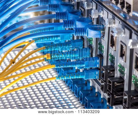 Fiber optic connecting on core network swtich