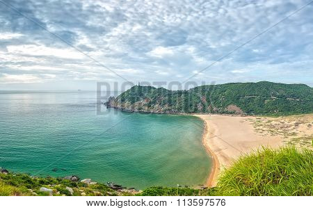 Lighthouse Dai Lanh side Vung Ro Bay welcomed a new day