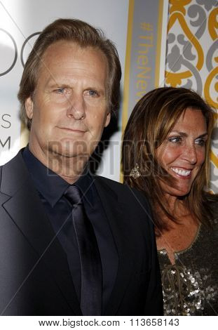 Kathleen Rosemary Treado and Jeff Daniels at the Los Angeles premiere of HBO's 