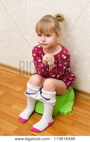 Little Girl Pissing On The Potty