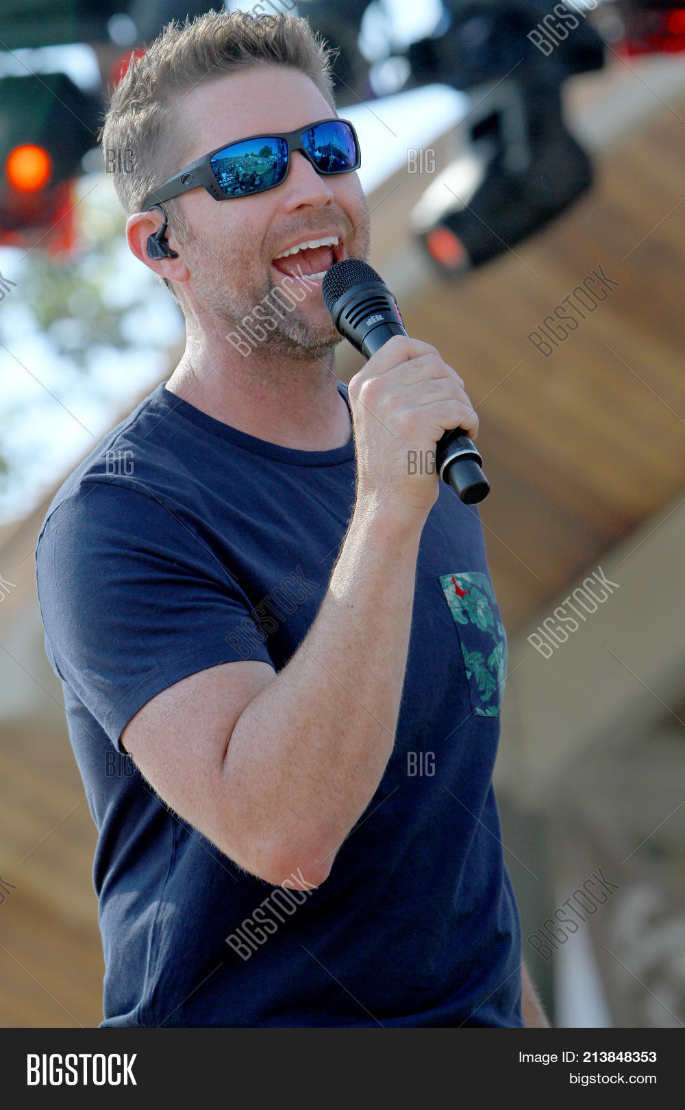 Josh Turner Performs Image & Photo (Free Trial) | Bigstock