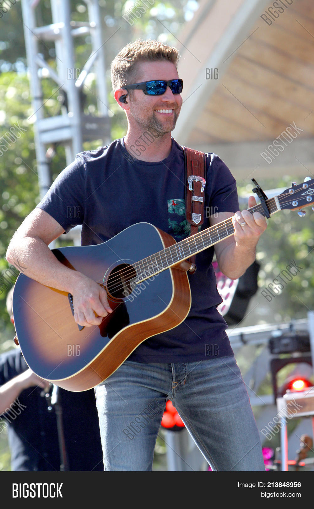 Josh Turner Performs Image & Photo (Free Trial) | Bigstock