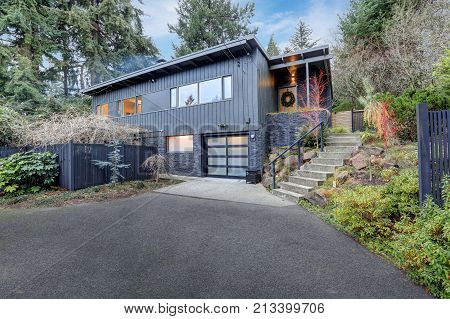 Nice Blue American Home Exterior