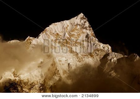 Nuptse ภูเขาในประเทศเนปาล