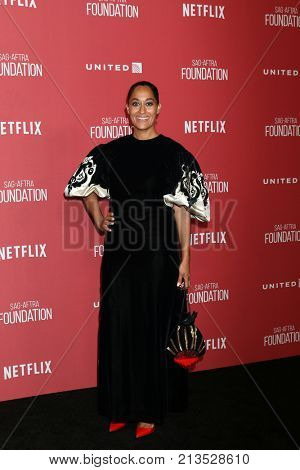 LOS ANGELES - NOV 9:  Tracee Ellis Ross at the Patron of the Artists Awards 2017 at Wallis Annenberg Centeron November 9, 2017 in Beverly Hills, CA