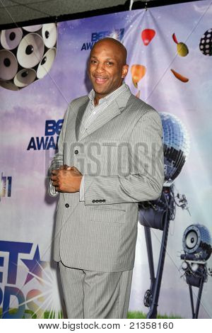 LOS ANGELES - kesäkuu 26: Donnie McClurkin lehdistöhuoneessa 11 vuotuinen BET Awards alttari Au