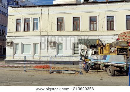 Nizhny Novgorod, Russia. - September 26.2017. Replacement of underground communications and pavement on Osharskaya Street near the Black Pond