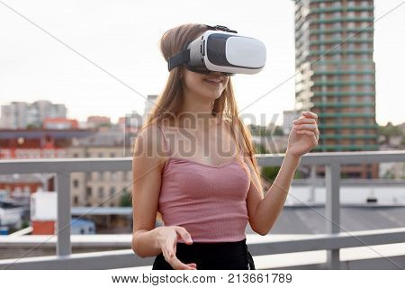 Amazed Young Beautiful Girl Using New Vr Technology