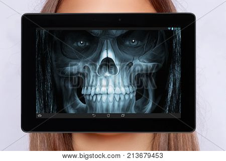 Roengen screening of the face with a tablett