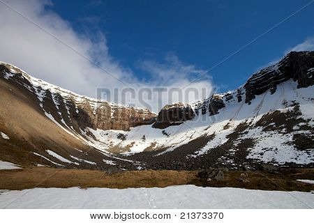 Isafjordur hegyi tál