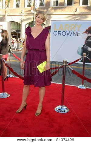 LOS ANGELES - 27 juni: Jenna Elfman aankomen op de 