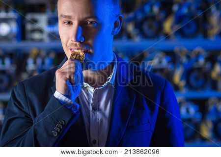 miner bitcoin cryptocurrency farm mining virtual money