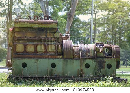 Large rust engine Has not been used for a long time.