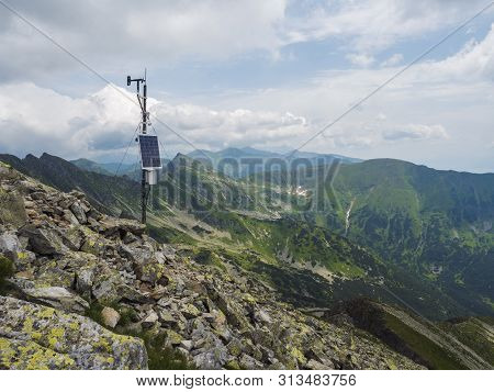 Top Of The Peak Banikov At Western Tatra Mountains Or Rohace. Sharp Green Mountains - Ostry Rohac, P