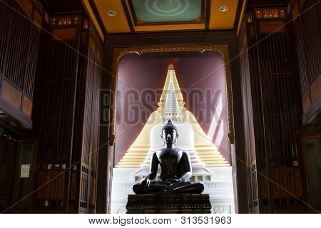 Watpanyanantaram, Thailand - July 14, 2019: Beautiful Buddha Statues In Watpanyanantaram In Khlong H