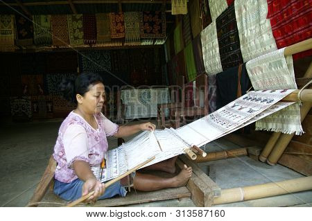 Cloth Weavers