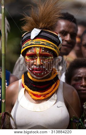 Mount Hagen, Papua New Guinea - August 15, 2018: Tribes At The Mt Hagen Cultural Show In Papua New G
