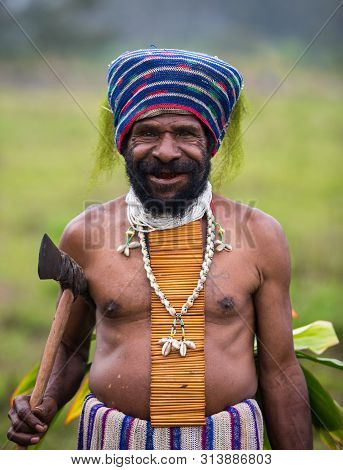 Mount Hagen, Papua New Guinea - August 15, 2018: Tribes At The Mt Hagen Cultural Show In Papua New G