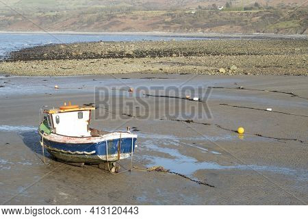 Trefor Beach, Wales. Secluded Sandy Beach In A Bay On The Llyn Peninsula. A Bright Sunny Spring Day.